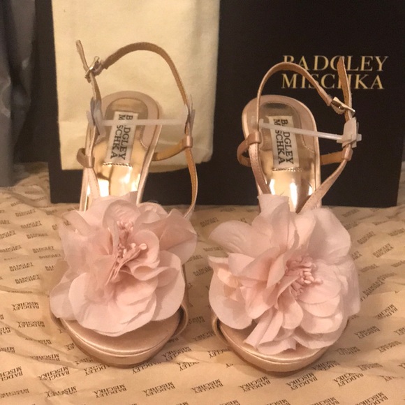 BRAND NEW Badgley Mischka Blush Heels - Picture 3 of 6